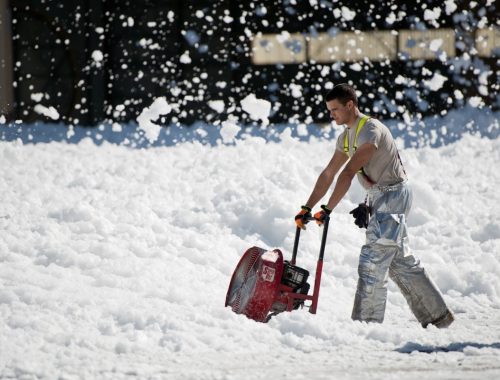 snow_thrower_clearing_snow_winter_winter_service_screw_conveyor_blower_blow_device-858280.jpg!d
